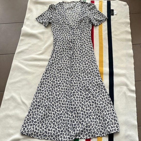 Reformation Locklin Dress in Bombay Size 0 - Picture 4 of 9